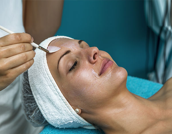 Professional Dermatological Treatments - Chemical Peels and Laser Therapy for Acne