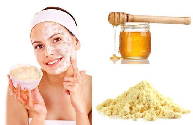 Besan and Honey mixture for sensitive skin acne